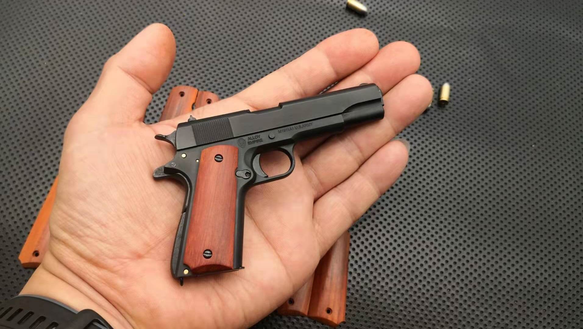 Ematok™ 1:2 Metal 1911 Model